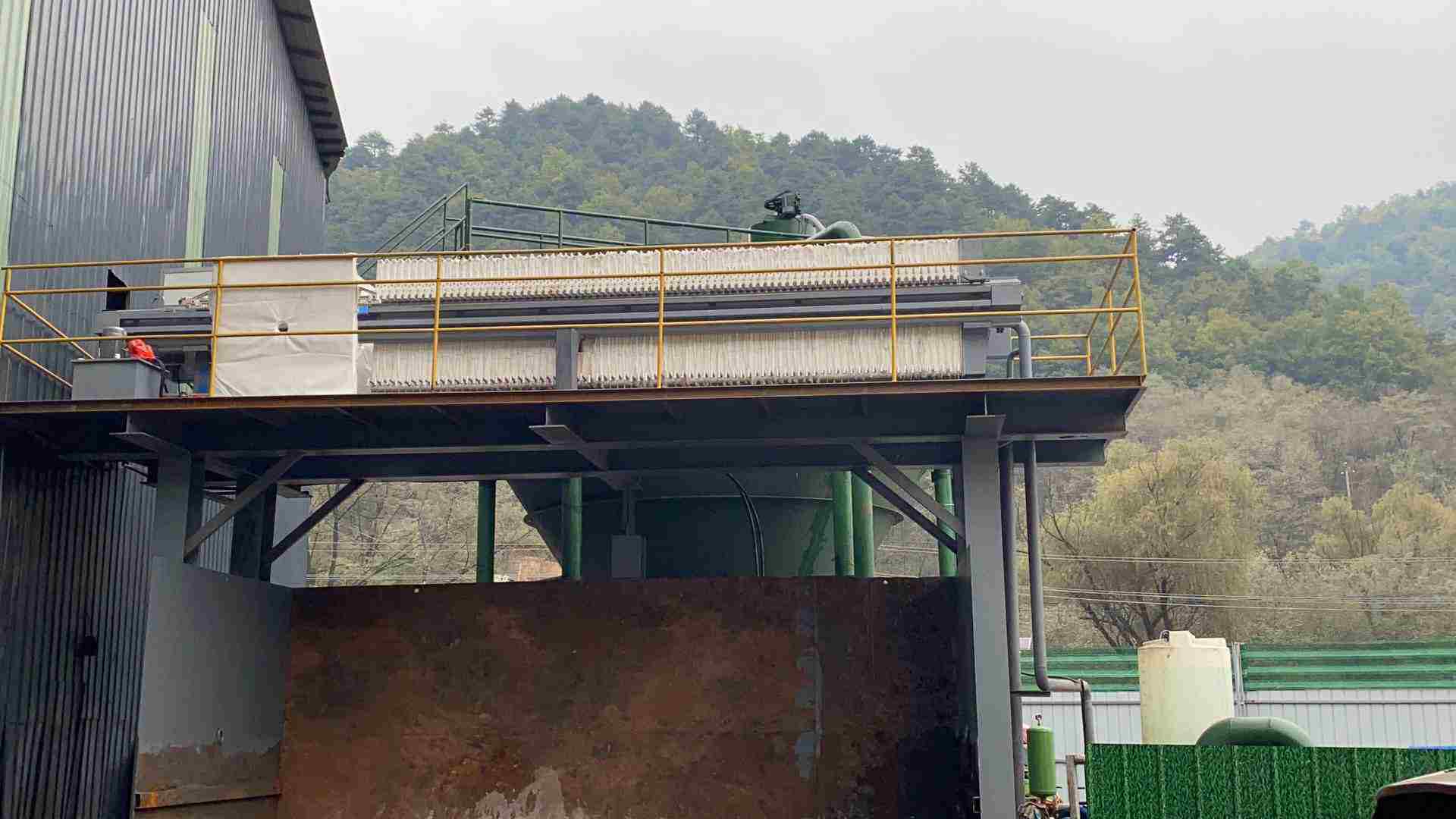 污泥脫水設(shè)備廂式壓濾機